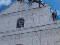 Очистка и покраска фасадов зданий, крыш