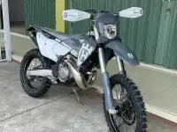 2024 Husqvarna TE 300 PRO Motoross, фотография 2