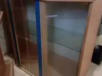 Продам шкафчик кухонный, нависной, со стеклом.н