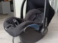 Автомобильное кресло