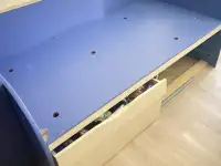 Кровать
