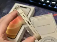 Apple iPhone 12 64GB (белый), фотография 5