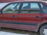 Продаётся автомобиль Фольксваген Пассат B-3.1988 года выпуска.Есть два парога к авто и две арки.Новый аккумулятор.700у.е, фотография 3