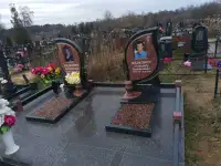ПАМЯТНИК ГОРИЗОНТАЛЬНЫЙ НА 2ЧЕЛ. ИЗ ГРАНИТА В-0 Вилейка и н, фотография 2