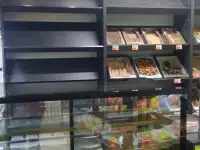 Продам холодильную витрину Veneto Gube и торговую мебель, фотография 6