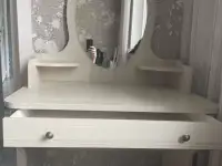 Дамский столик