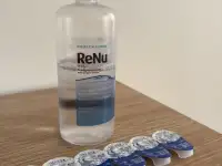 Раствор для линз Renu для чувствительных глаз и однодневные линзы Dailies AquaComfort Plus