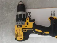 Дрель-шуруповёрт Dewalt Dcd796