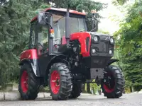 Трактор BELARUS-320.4М, фотография 2