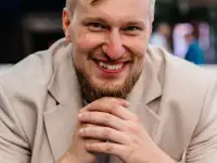 Ведущий Иван Барановский