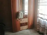 Пол дома,соседи изолированны не слышно,не видно,стены толстые красный кирпич,напротив озеро, фотография 2