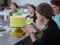Курсы, занятия по кондитерскому искусству.