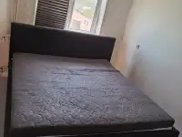 Срочно продам двухспальную кровать с матрасом, фотография 2