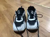 Кроссовки унисекс 40-41 размер