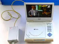 Портативный DVD-плеер BBK в фирменной сумке