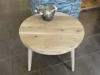 Стол журнальный из дуба
