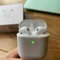 AirPods 2 с беспроводной зарядкой, фотография 2
