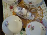 Продам столовый сервиз фабрики Дулево.