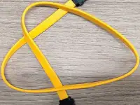 Интерфейсные жёлтый и красный кабеля SATA, фотография 3