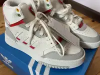 Новые кроссовки Adidas Drop Step J, фотография 2