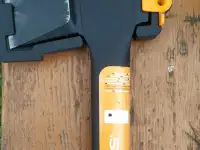 Продам топор колун Fiskars.