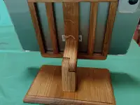 Подставка под планшет, IPad из дуба.