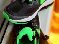 Кроссовки NIKE