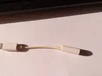 Адаптер Apple Lightning - Jack 3.5 мм, фотография 2