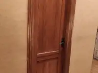 Требуется рестовратор межкомнатных дверей.