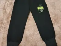 Спортивные черные штаны на мальчика 5-7лет