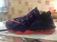 Продам кроссовки Nike EARNED размер:us4,5y; uk4; eua36,5; см23,5. I