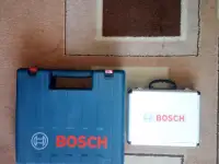 Продам перфоратор BOSCH GBH240 оригинал с патроном и набором буров и пик в кейсе  от BOSCH, фотография 4