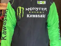 Бомбер Kawasaki