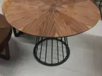 Стол обеденный 
