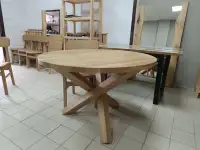 Деревянные столы
