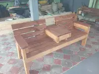 Скамейка со столиком