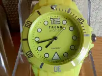 Женские кварцевые часы Trend Watch,новые в плёнках