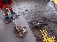Нужна помощь с механизированной стяжкой пола