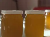 Свежий, домашний мед, разнотравье.