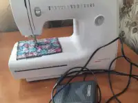 Швейная машина бытовая Bernina
