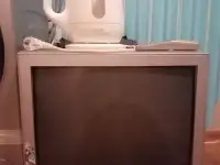 Продам телевизор самсунг и чайник