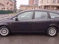 Honda Stream I, 7 мест, 2001 г. 1.7 бензин, механика, передний привод, фотография 2