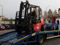 Новый вилочный погрузчик