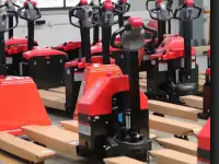 Электрическая самоходная тележка EP Equipment