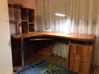 Продам компьютерный/письменный угловой стол