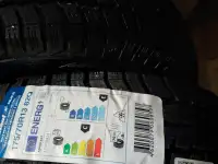 Продам 2 авто покрышки новые