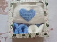 Костюмчик + пинетки-сапожки + шапочка. 6-8 мес.