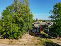 Продам современный дом на берегу реки