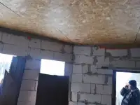 Продается дом 65  готовности с участком 15 соток. На участке свет , вода  скважина  . Рядом лес ,, фотография 6