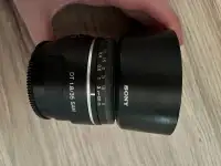 объектив Sony DT 35mm f/1.8 SAM (SAL35F18